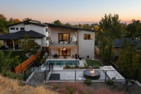 Lux North End Home: Heated Pool/Fire Pit/Theatre